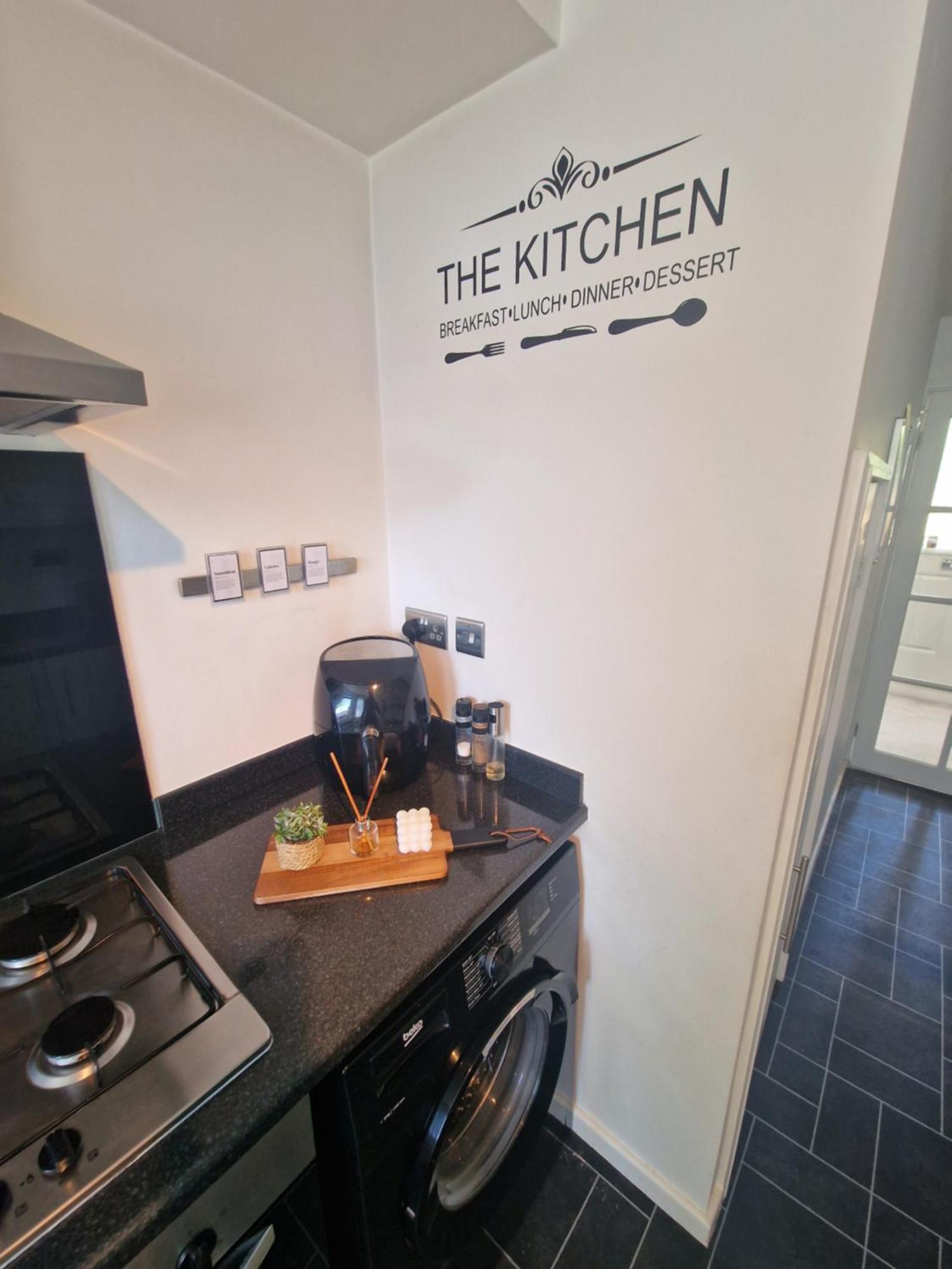 リーズStylish & Modern 2 Bed House With Free Parking Leedsアパートメント エクステリア 写真