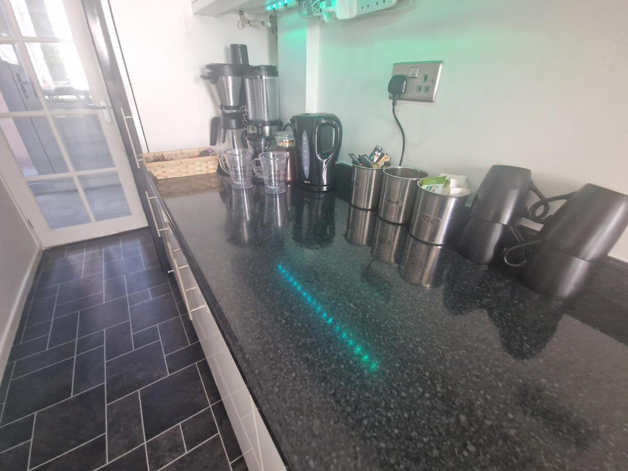 リーズStylish & Modern 2 Bed House With Free Parking Leedsアパートメント エクステリア 写真